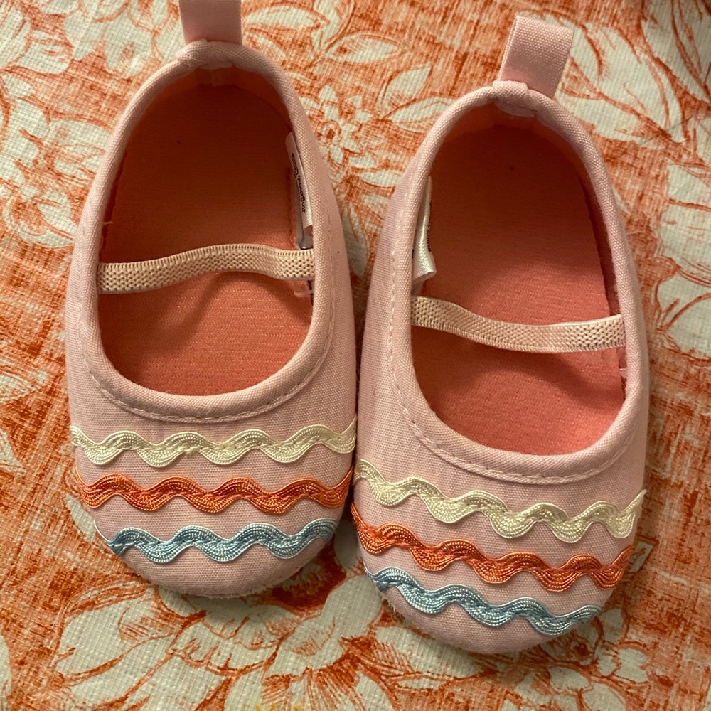 NWOT Little Treasure pink baby shoes